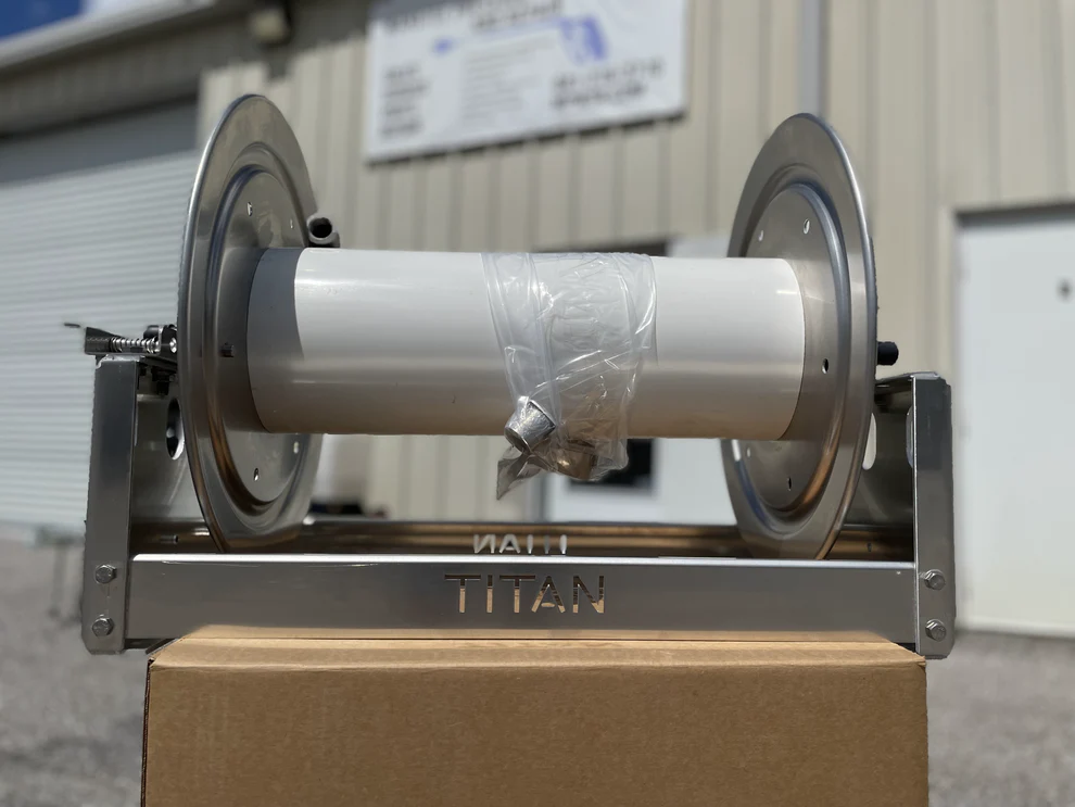 Titan 4318S 18" Full Frame Reel image 0