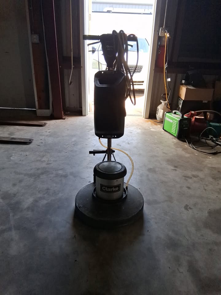 Clarke 17" Low Speed Floor Buffer - Rental